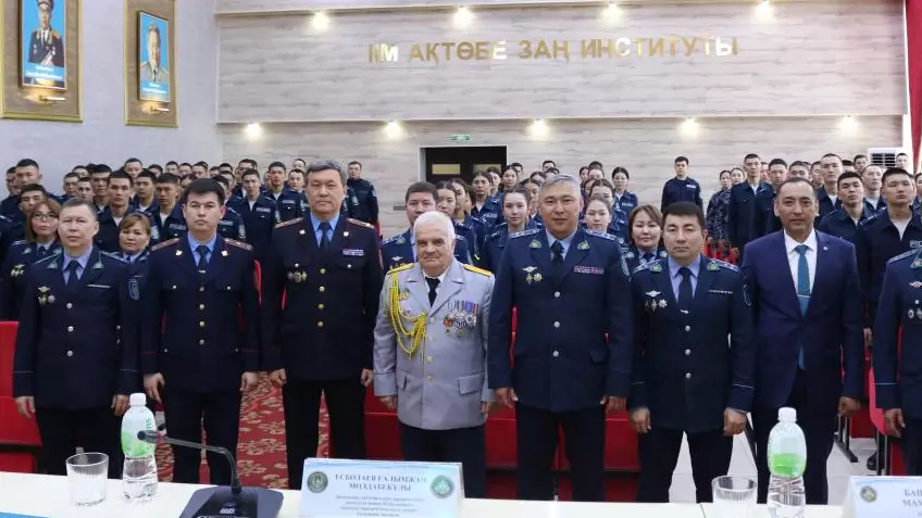 Ақтөбелік курсанттар жемқорлыққа қарсы күрес мәселелерін талқылады