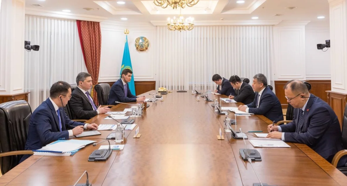 Олжас Бектенов встретился с главой CITIC Construction Ян Цзяньцянем