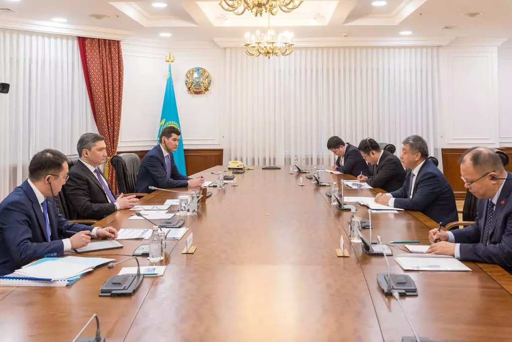 Олжас Бектенов обсудил инфраструктурные проекты с главой CITIC Construction