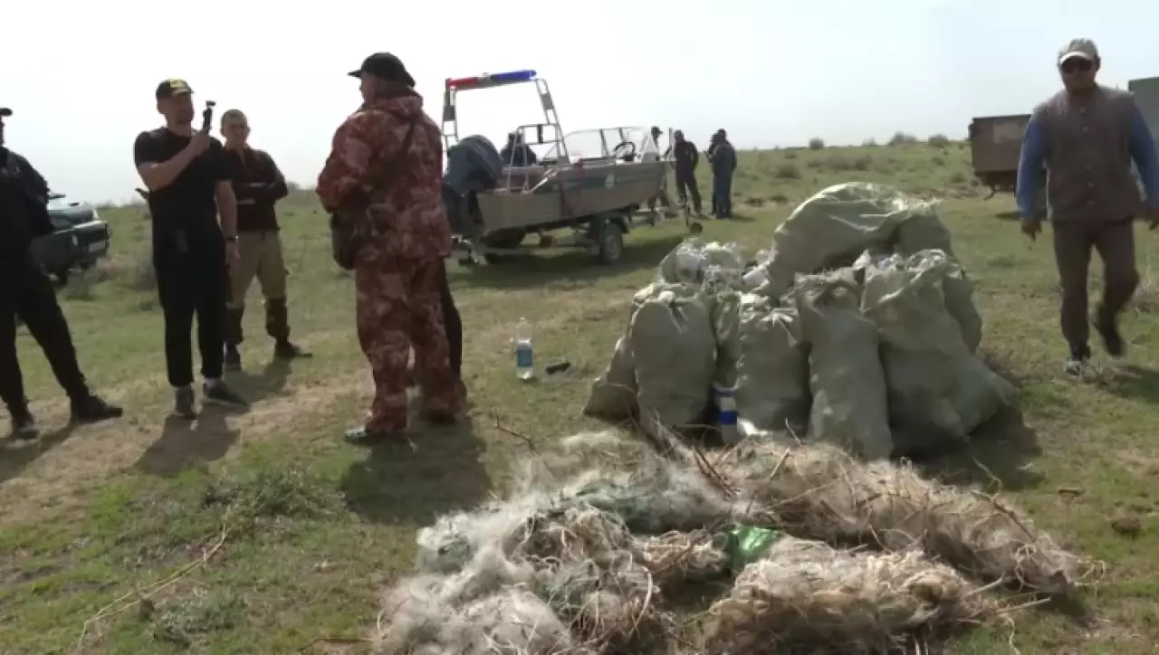 20 км рыболовных снастей извлекли из Капчагайского водохранилища