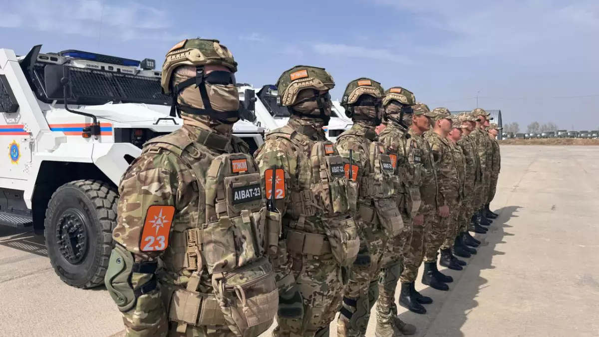 ТЖМ әскери қызметшілері Жеңіс күніне арналған шеруге қатысады