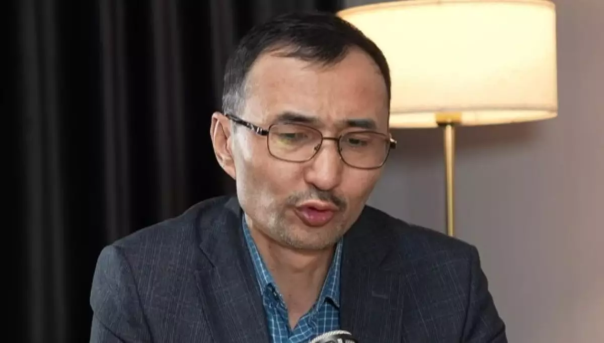 «Министрдің үйіне барып құран оқиды»: дінтанушы имамдарды әшкереледі