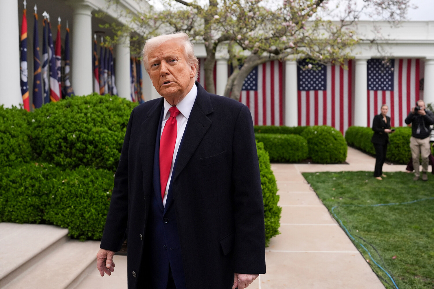 Трамп отказался от поставки оружия Украине на $50 млрд - новости на Lada.kz 16.04.2025