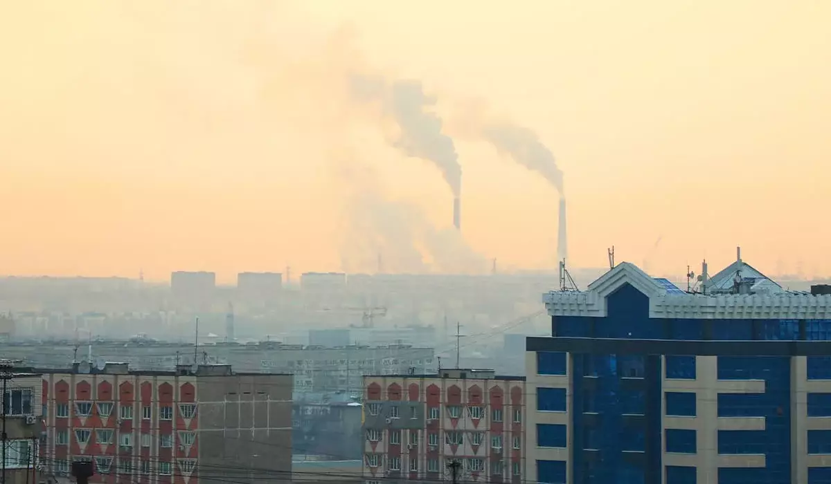 Сильное загрязнение ожидается в трех городах Казахстана