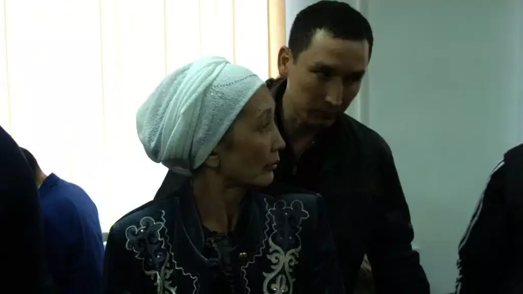 Шерзат Полаттың әжесі сотта ауырып қалды (Видео)
