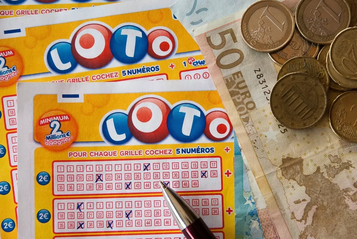 Мужчина выиграл 14 млн тенге с помощью фальшивых денег