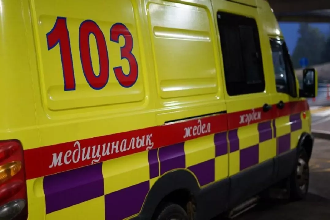 В Акмолинской области перевернулся автобус с детьми: что известно о состоянии юных футболистов