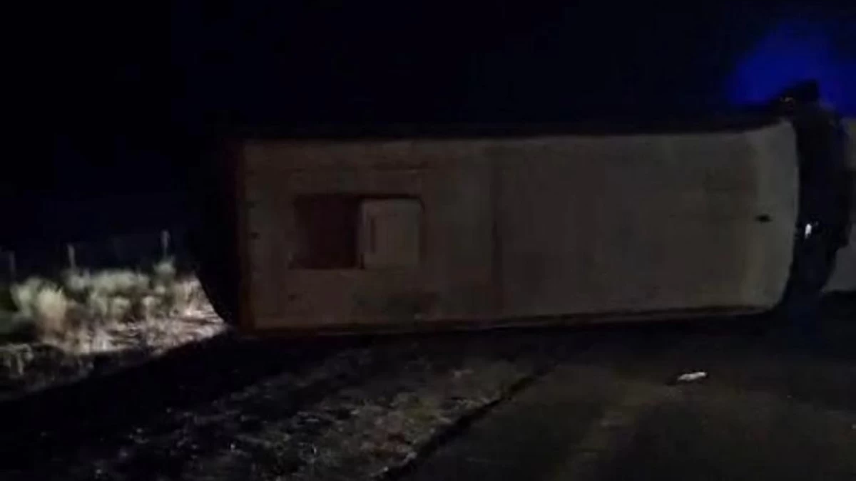 Ақмола облысында балалар футбол командасы мінген көлік апатқа ұшырап, жаттықтырушы қаза тапты