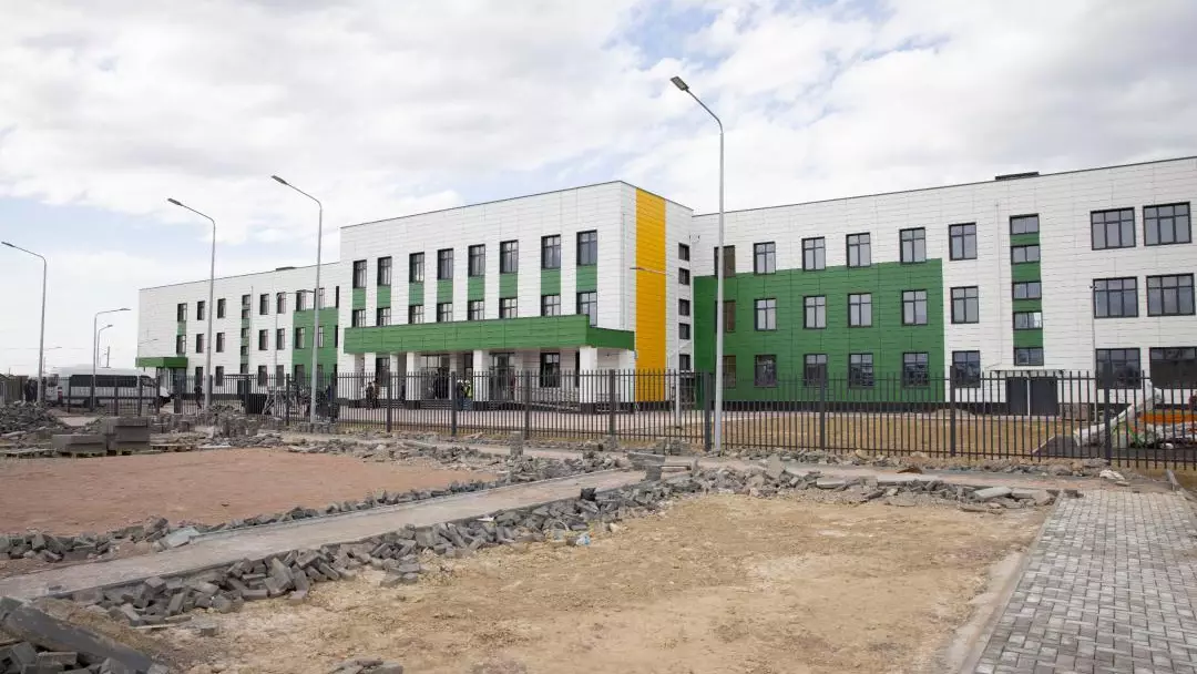 Алматы облысының әкімі «Жайлы мектеп» ұлттық жобасы аясындағы құрылыс нысандарымен танысты