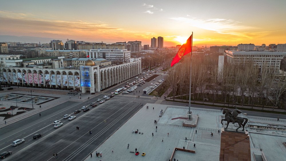 Новые правила для иностранных автомобилей вводят в Кыргызстане