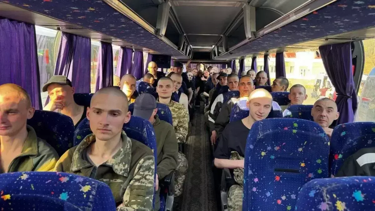 Украинада соғысқан екі қазақ жігіті қайтарылды