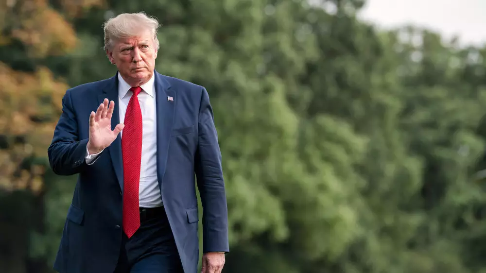 Трамп приостановил введение пошлин из-за уловки двух министров - СМИ