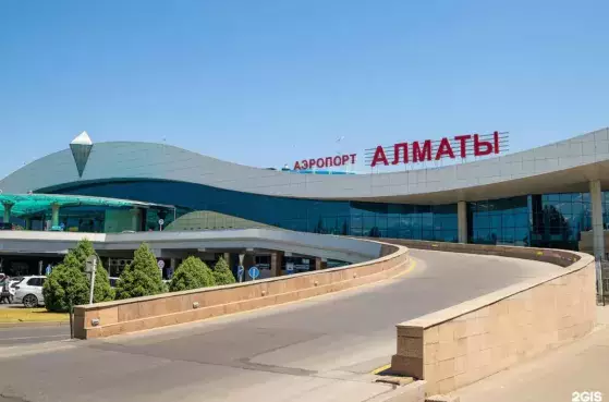 Алматы әуежайында жасөспірімнің кесірінен рейстер кешігіп, ұшуға шектеу қойылды