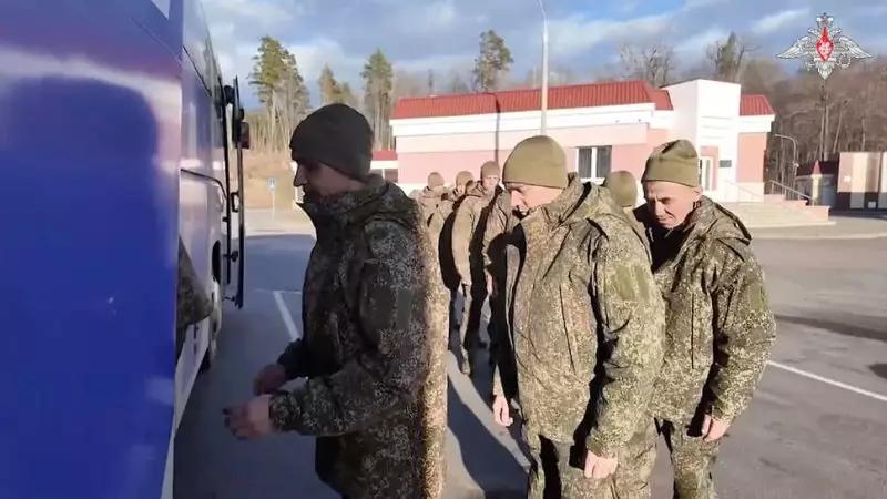 В МВД не в курсе о двух казахстанцах, освобожденных из украинского плена