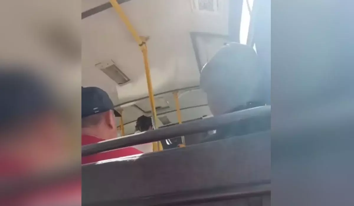 Талдықорғанда жолаушы әйелге жаман сөз айтып, желкесінен жұлқылаған жүргізуші жазаланды (ВИДЕО)