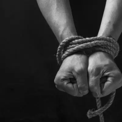 Как не стать жертвой торговли людьми