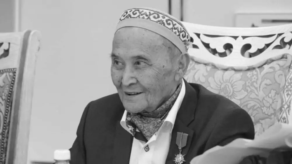 Ушел из жизни известный казахстанский писатель и драматург Аким Тарази
