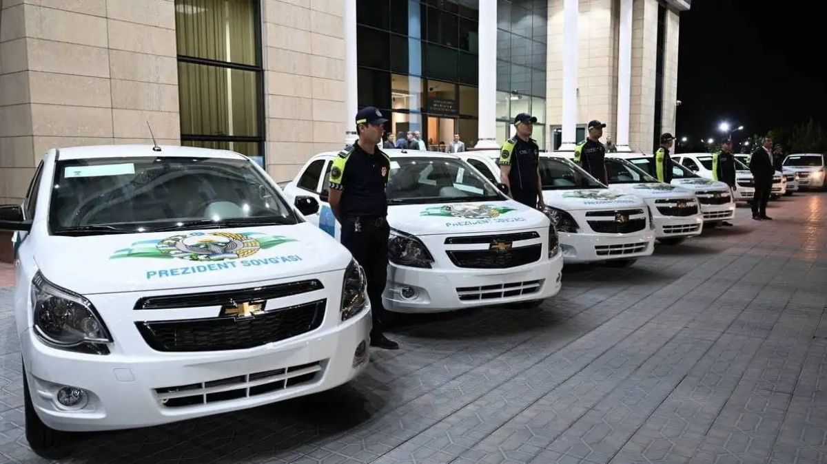 Өзбекстан президенті Азия чемпионы атанған футболшыларға Chevrolet Cobalt сыйлады