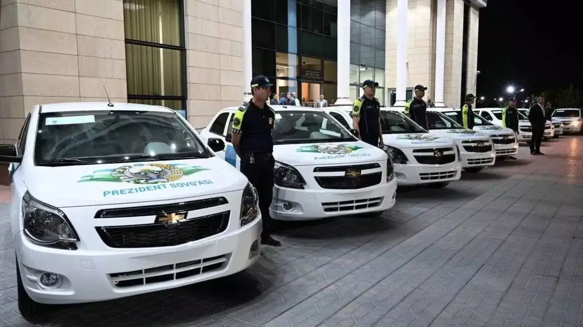 Өзбекстан президенті Азия чемпионы атанған футболшыларға Chevrolet Cobalt сыйлады