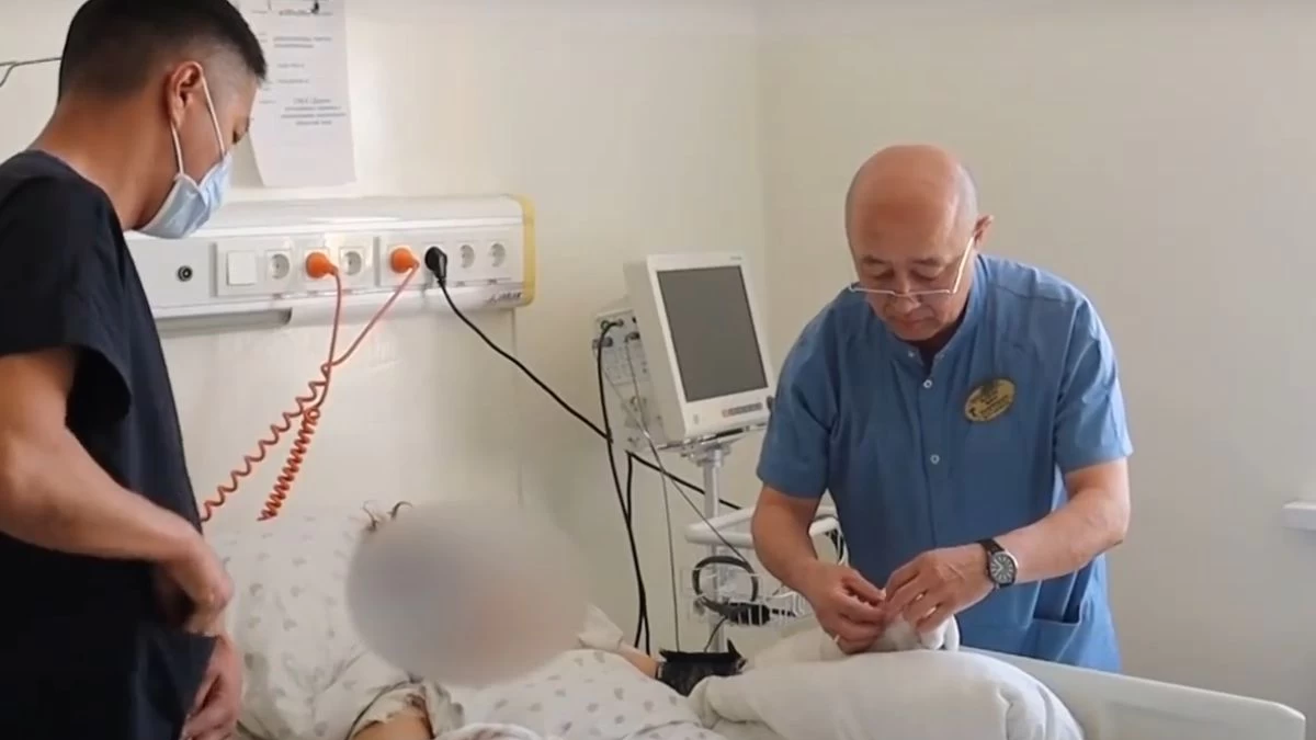 Шиеліде намаз оқитын мұғалім әйелін балталап, саусақтарын кесіп тастаған