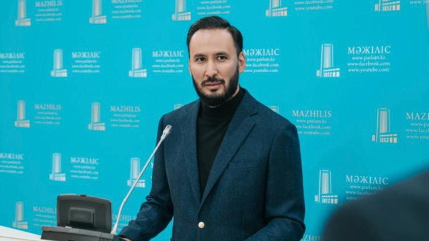 “Саяси астары жоқ”. Қожаназаров әріптесі Берденовке жасалған шабуыл туралы ойын айтты