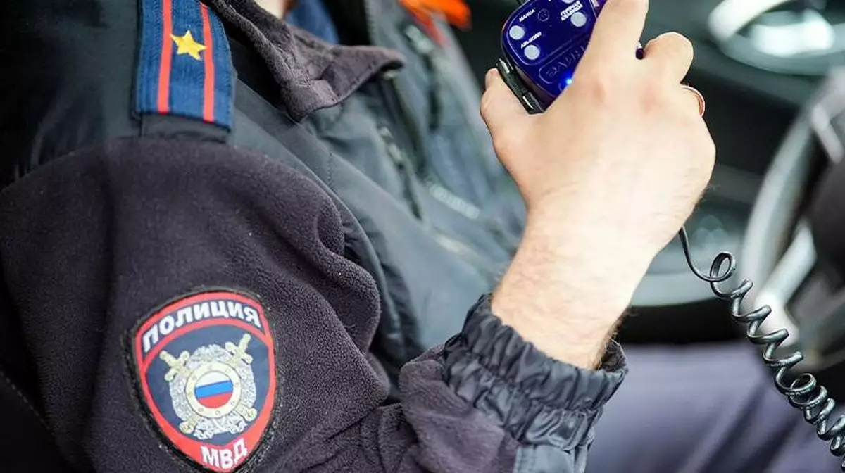 В Подмосковье мужчина с ножом напал на полицейских