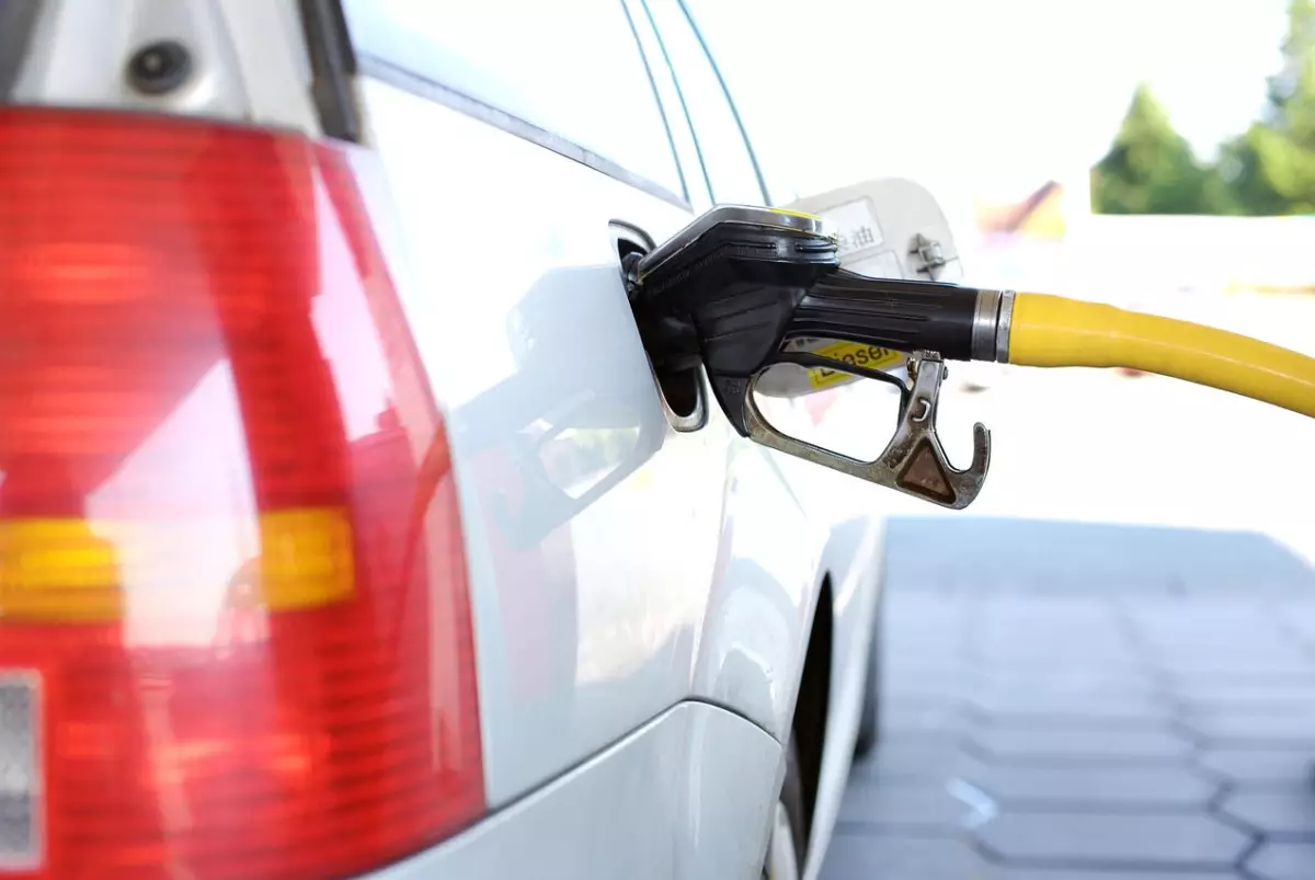 В Казахстане топливо не дорожает из-за нефти — позиция Минэнерго