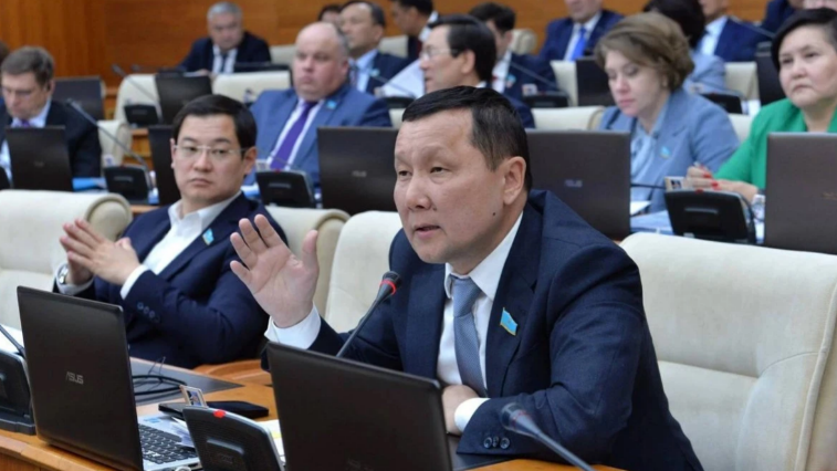Абзал Құспан алимент төлемейтін азаматтарға үндеу жасады