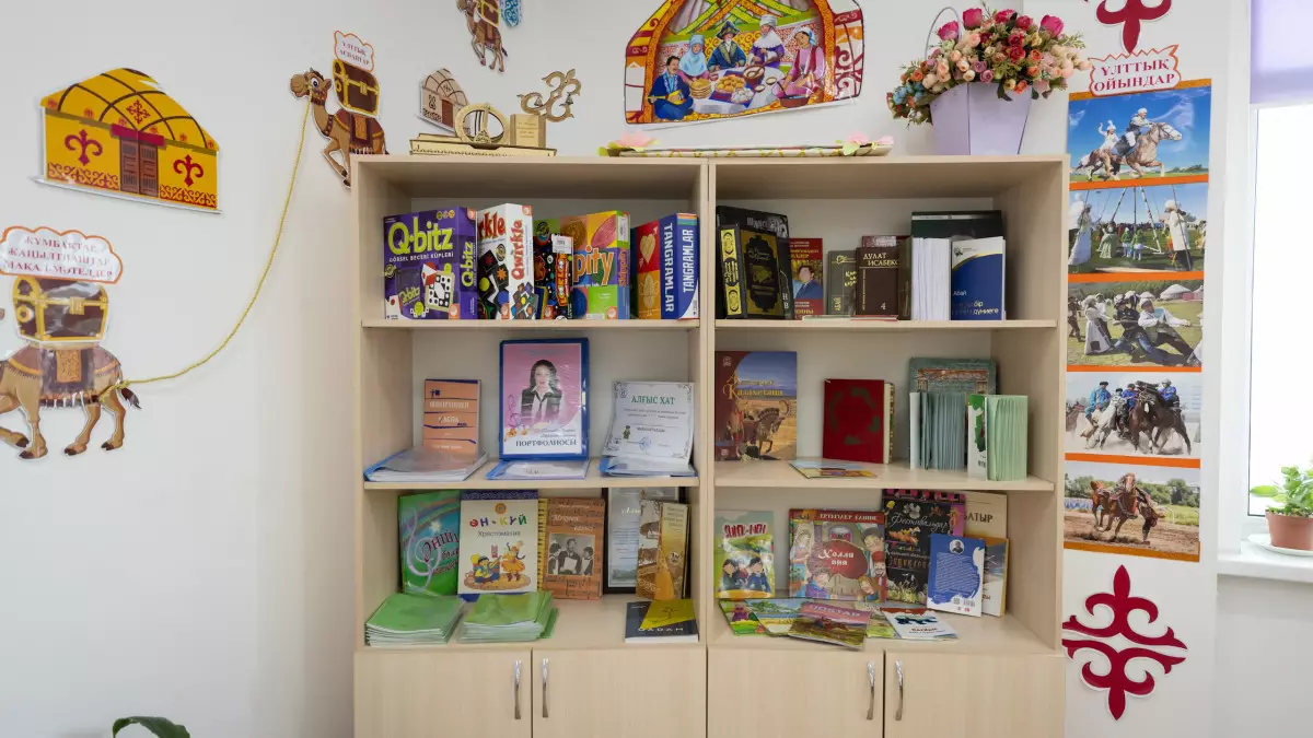 Миллион школьников поучаствовали в челлендже ко Дню книги в Казахстане