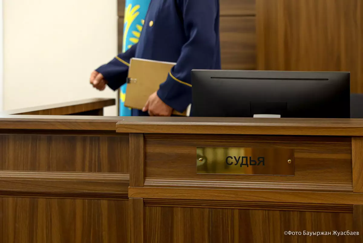 Суд оштрафовал мужчину за конфликт с бортпроводником в Актау