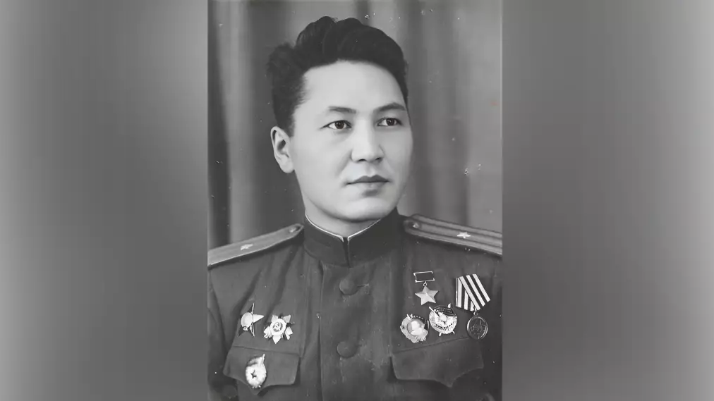 К 80-летию Победы: Как казахский учёный Малик Габдуллин стал Героем Советского Союза