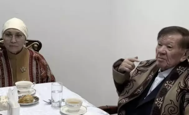 «Араққа ерін тигізбеген жалғыз ақынмын»: Мұхтар Шахановтың мәлімдемесі дау тудырды 