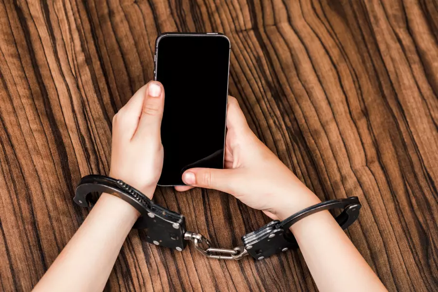 Оқушыға ерсі ұсыныс жасаған ер адам 7 жылға сотталды