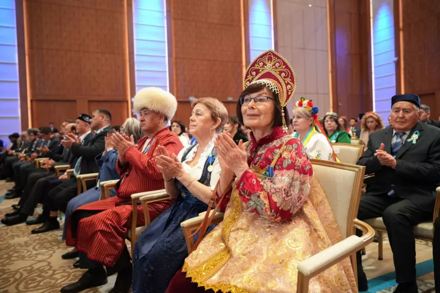“Біз әртүрліміз, бірақ бәріміз теңбіз“ - Президент Қазақстанның басты құндылығы туралы