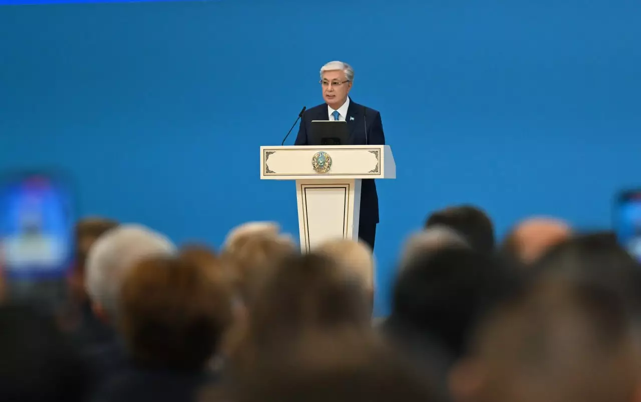 Мінберде тұрған адамға «мына тілде сөйле» деуге болмайды &#8212; Мемлекет басшысы