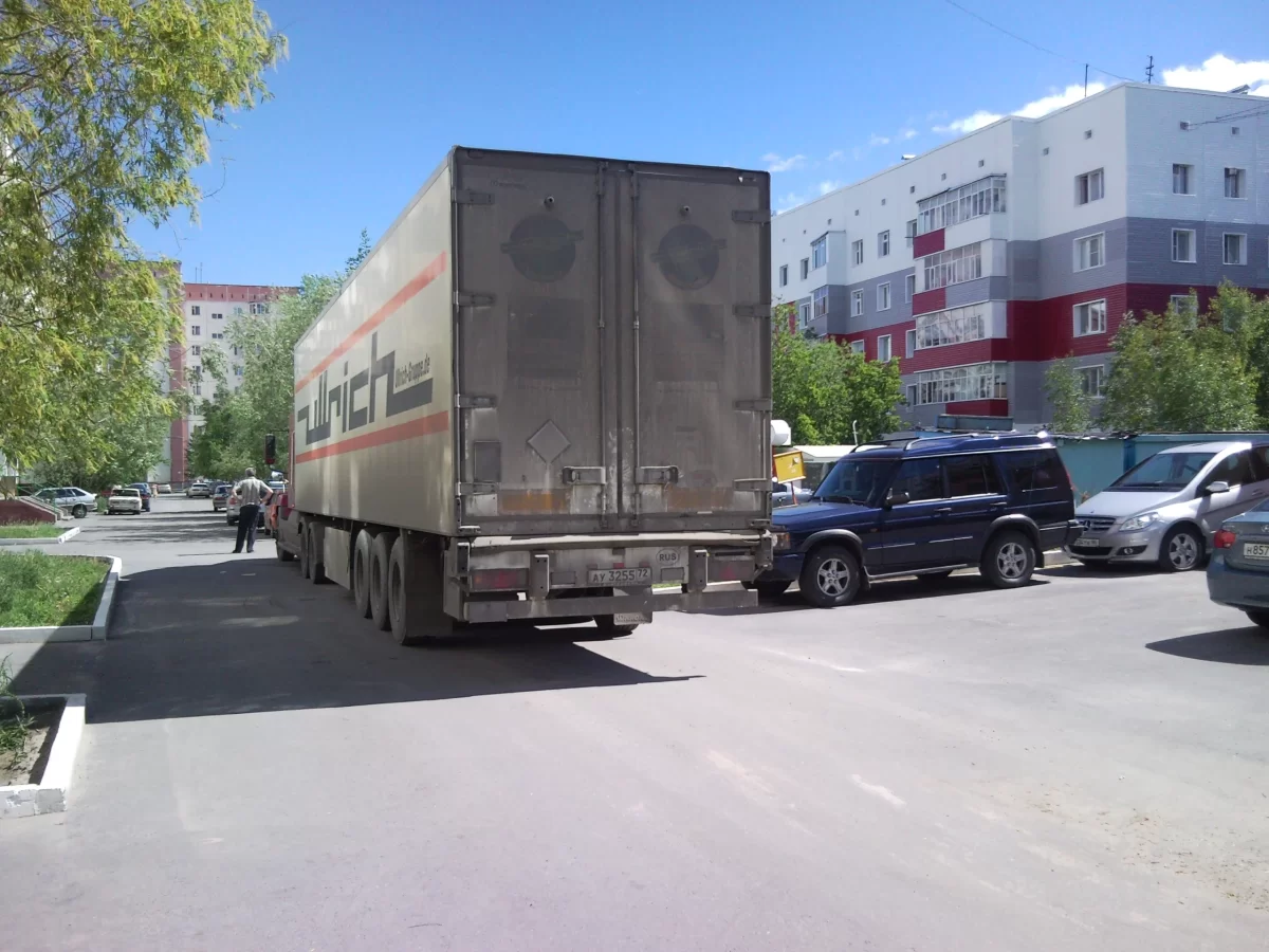Блогер выступил за введение ограничений на движение грузовиков в Астане