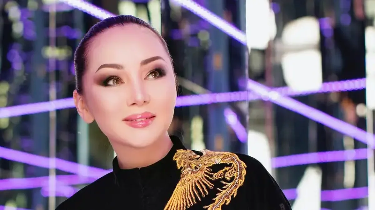 &#171;Ақыры қабылдады-ау&#187;: Баян Мақсатқызы иіліп сәлем салды (ВИДЕО)