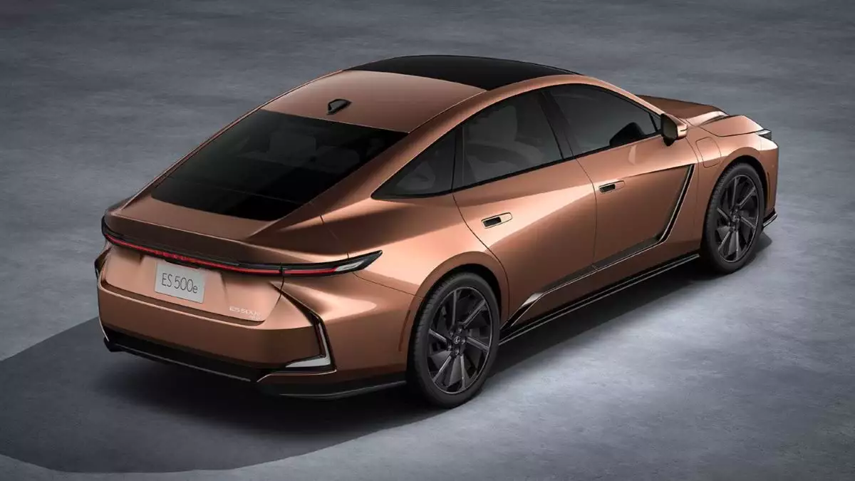 Новый Lexus ES стал электромобилем