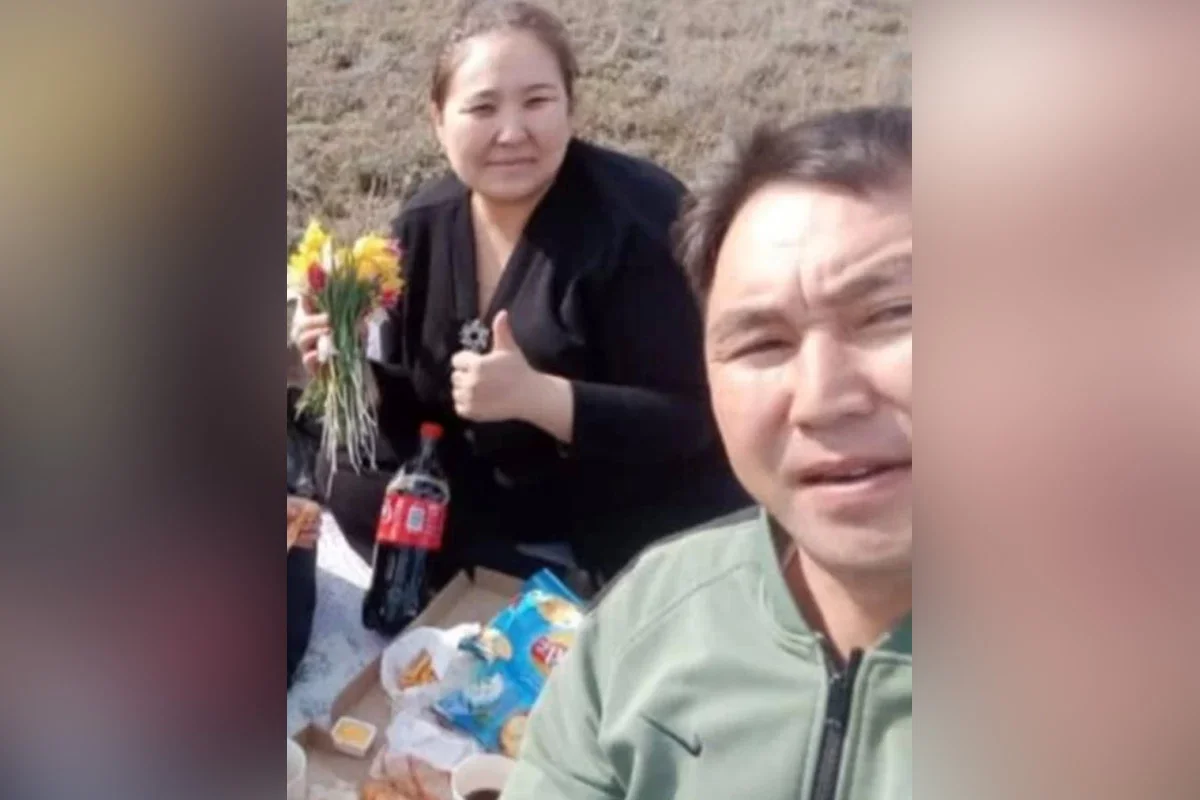 «Балаларым әкеліп берді»: Ақтөбе облысында қызғалдақпен суретке түскен ауыл әкімі Әдеп кеңесіне шақырылмақ