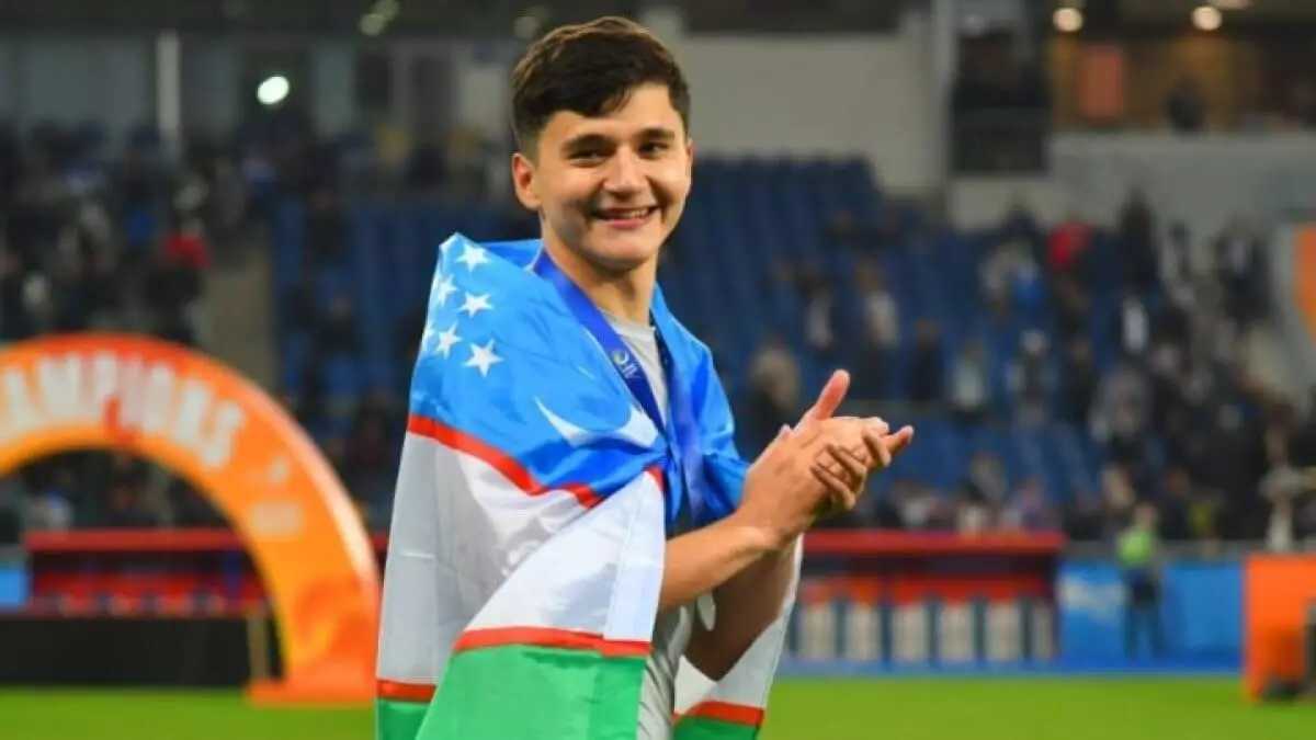 "Барселона" рассматривает узбекского защитника из "Ман Сити"