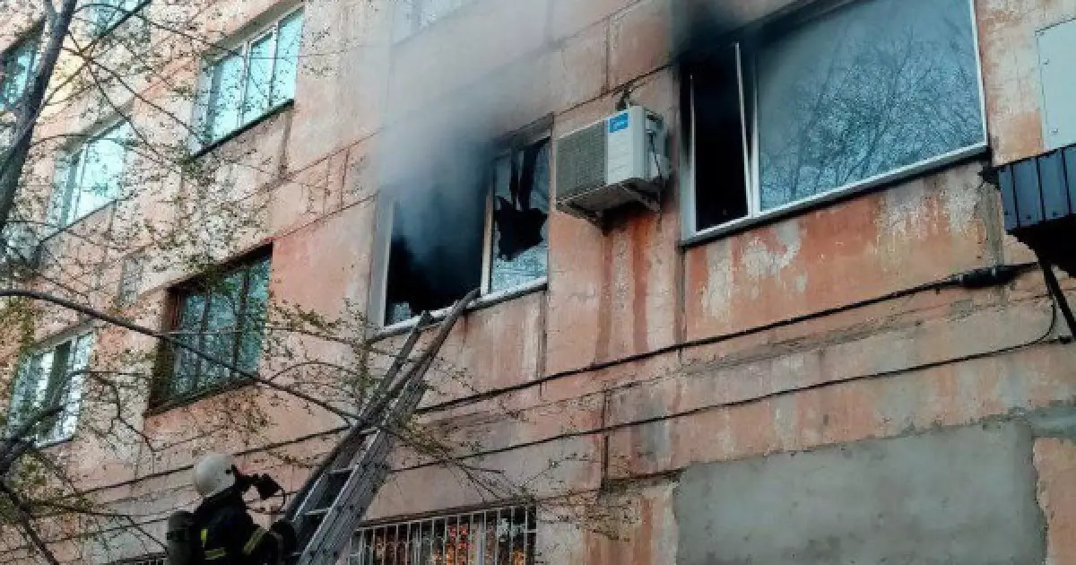   Павлодарда өртенген үйден 3 бала құтқарылды   