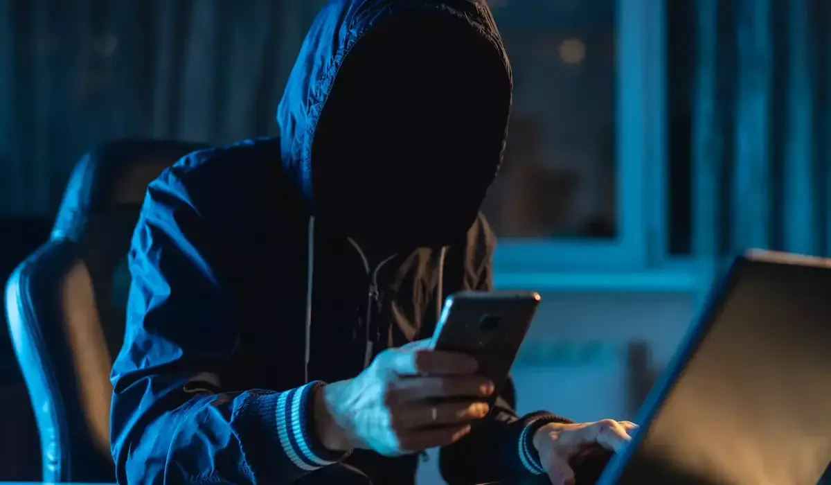 Казахстанец оформлял кредиты на уличных прохожих