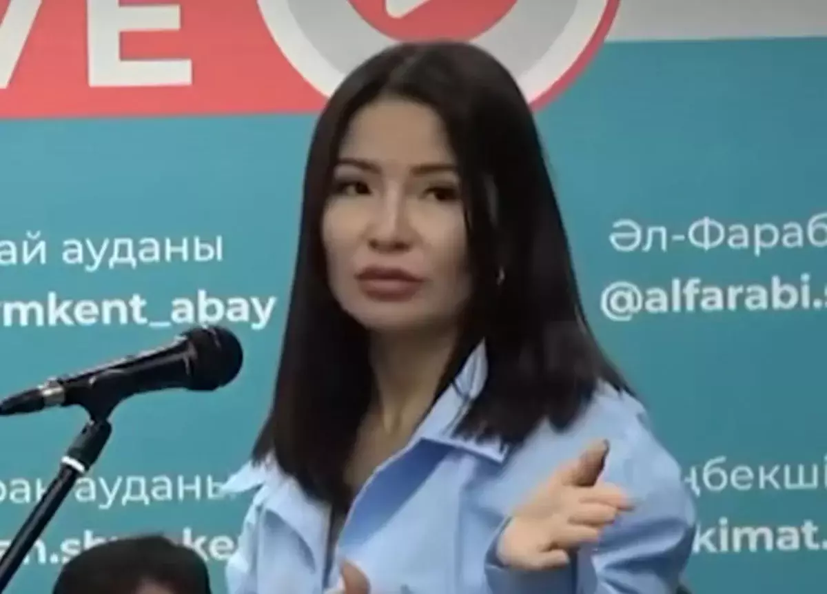Конфуз в прямом эфире случился на брифинге между подчиненными акима Шымкента