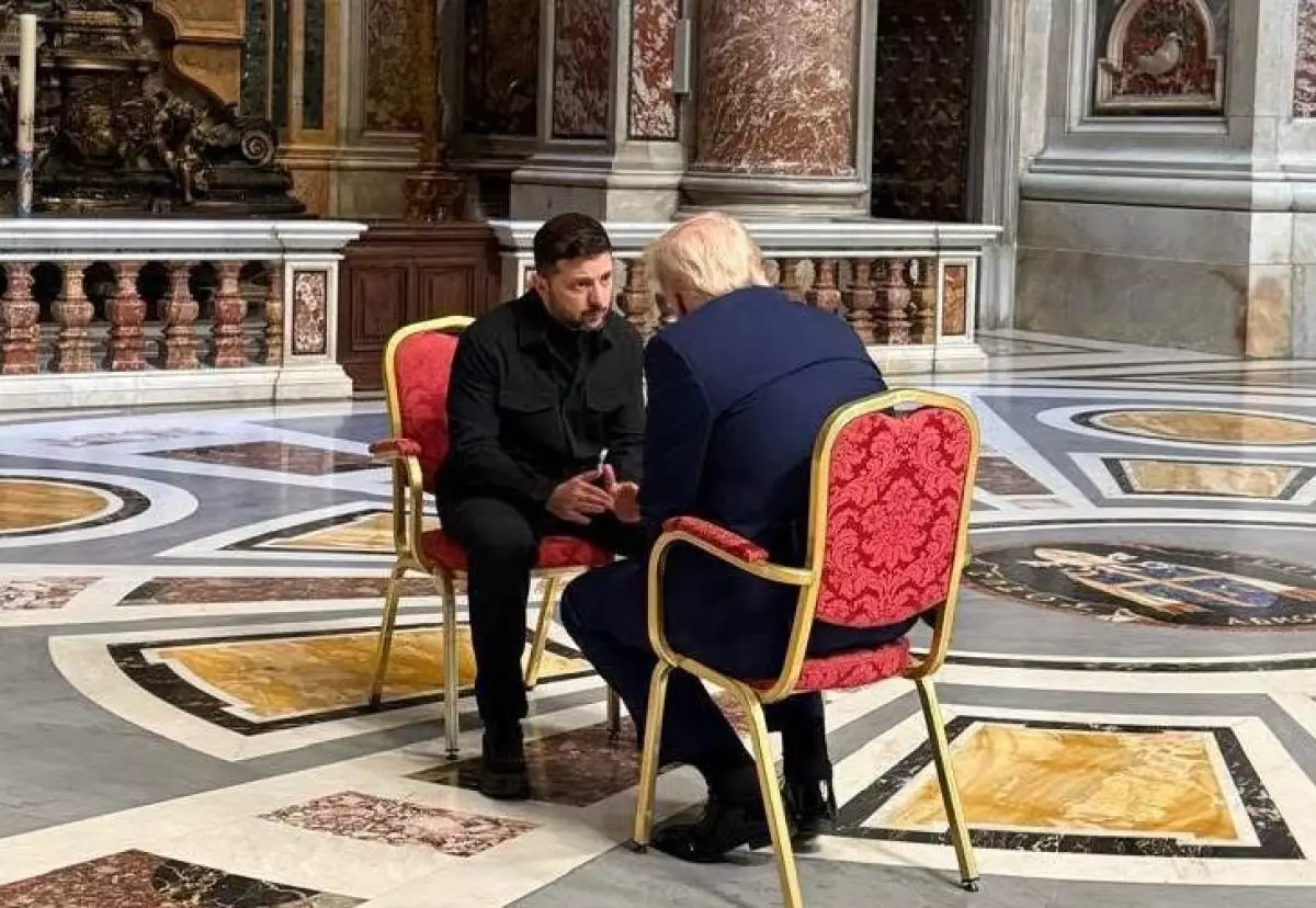 “Көп нәрсені талқыладық”: Зеленский мен Трамп Римде не жайлы сөйлесті