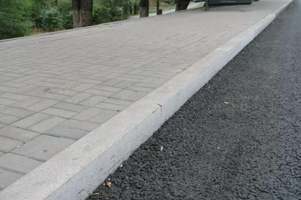 Алматыда BRT желісін салу кезінде бүлінген жиектер ғана ауыстырылады