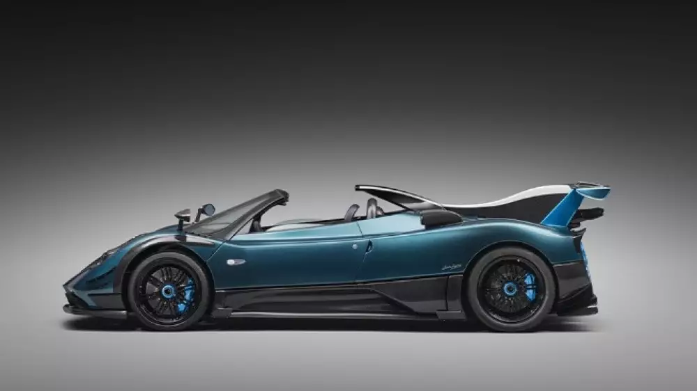 В Китае представили единственный в своем роде Pagani Zonda Roadster