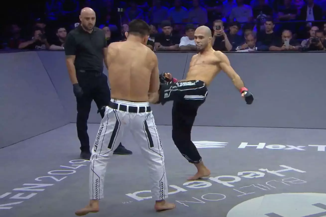 Karate Combat 54: Мохаммад Мокаев Болат Заманбековті нокаутқа түсірді (ВИДЕО)