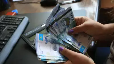 Доллар ма, депозит пе? Ақшаны қалай жинаған дұрыс?