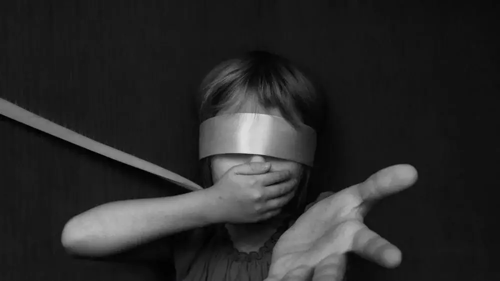«Ұят мәдениеті қорқыныш пен үнсіздікке айналды»: Балаларға қарсы қылмыстардың көбеюіне не себеп?