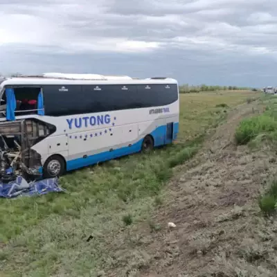 В Актобе столкнулись грузовик и автобус, погиб водитель